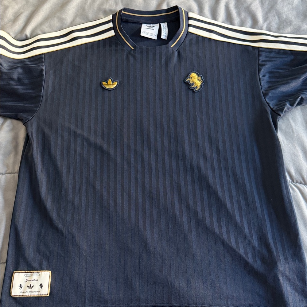 Adidas Juventus men’s Navy Blue Shirt